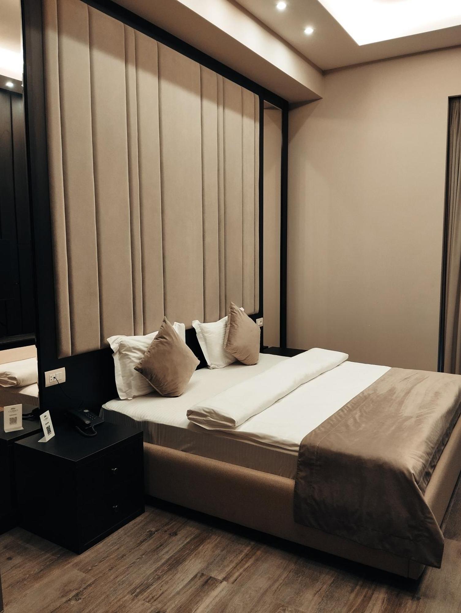 Soho Hotel City Centre Erevan Exterior foto
